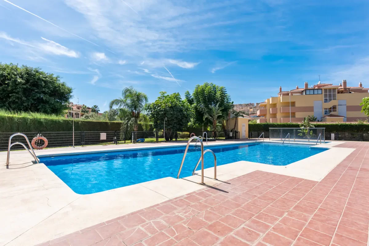 Alquiler de apartamento vacacional con piscina