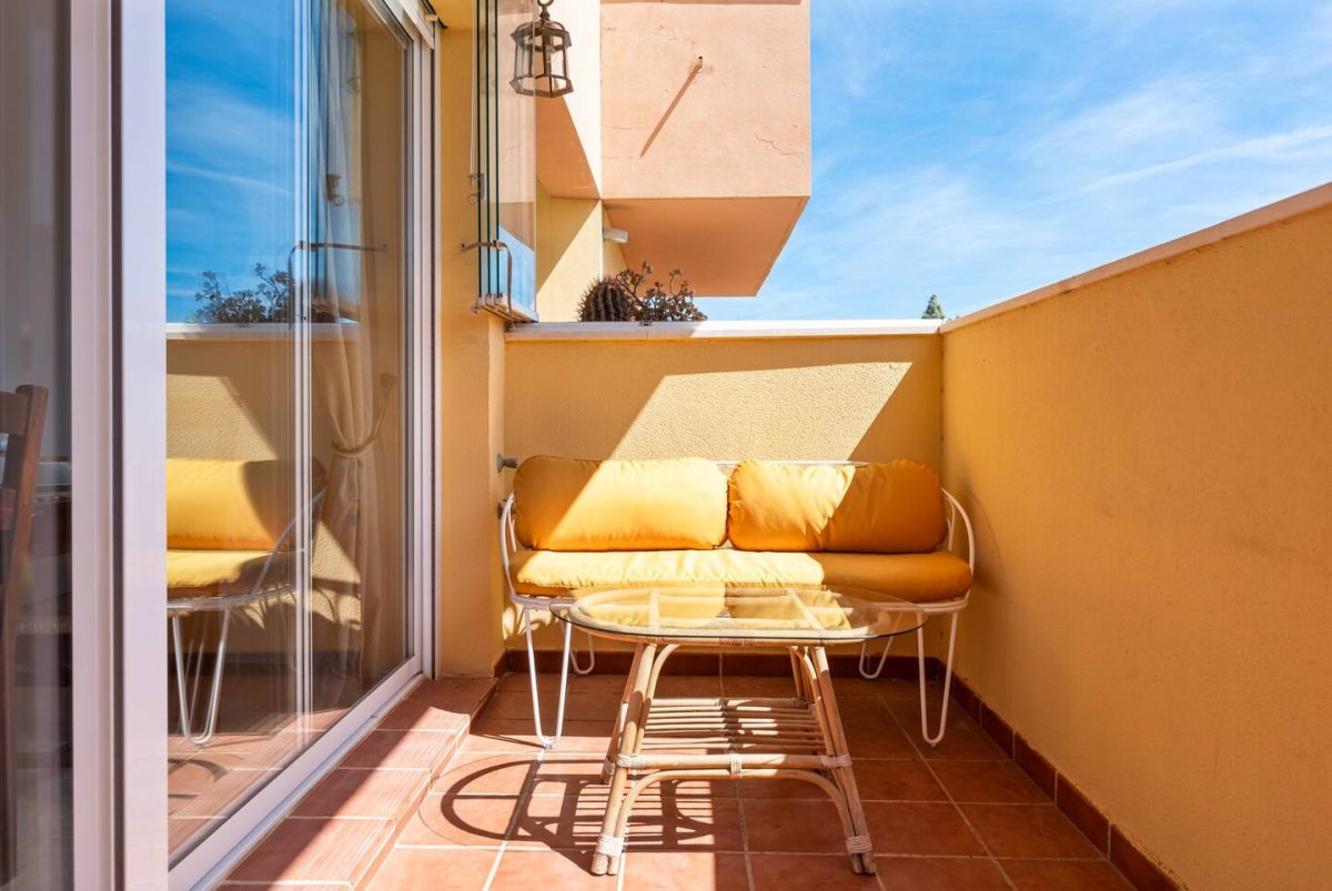 Sunny terrace holiday rental